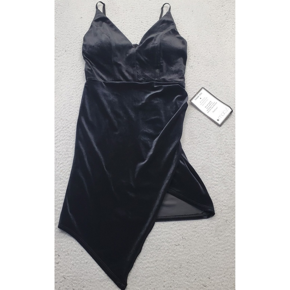 Emerald Sundae Bodycon Dress Womens M Black Velvet Asymmetrical Hem Cocktail